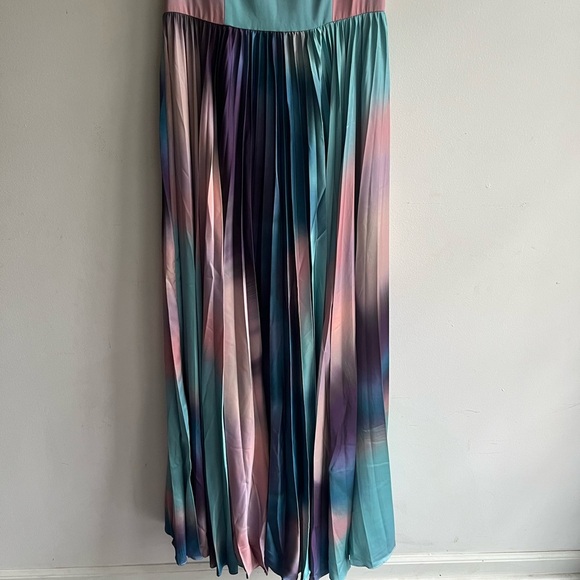NWT! HUTCH Viola Pleated Ombre Maxi Dress Size 2 - Picture 6 of 8